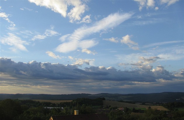 Po chladném víkendu se výrazně oteplí, v týdnu se teploty vyšplhají až k 18 stupňům