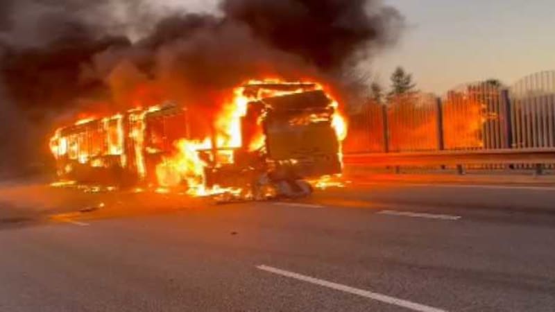 Kouknu do zrcátka a vidím plameny. Řidička autobusu z Liberce popsala, jak zachránila 30 lidí