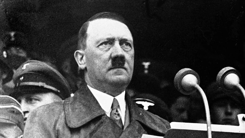 Hitler mohl mít mikropenis, odhalila analýza DNA. Vzorek pochází z krve v jeho bunkru