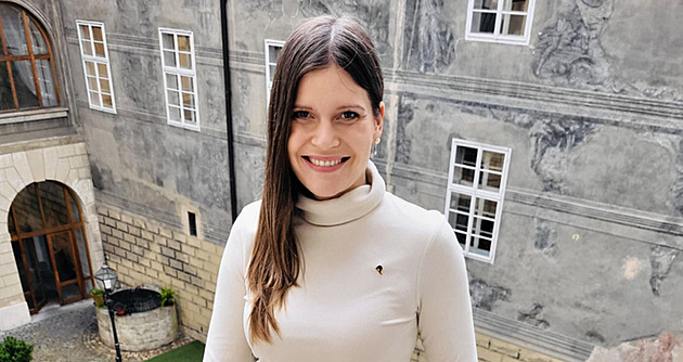 Jedna z nejmladších. Jak si zvyká na Sněmovnu pirátka Eva Šrámková