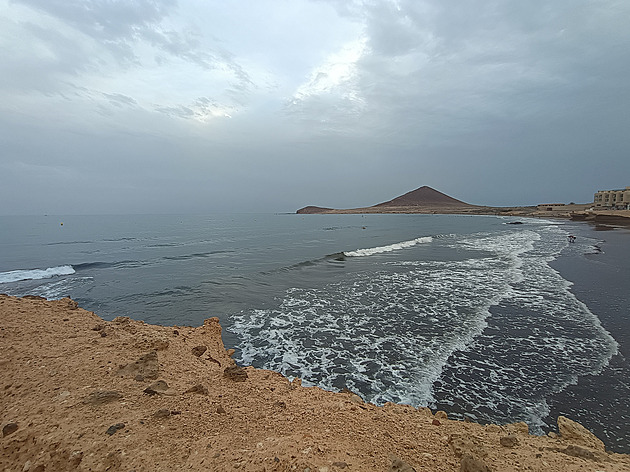 Velká vlna zabila na Kanárských ostrovech čtyři lidi. Dva z nich byli Slováci
