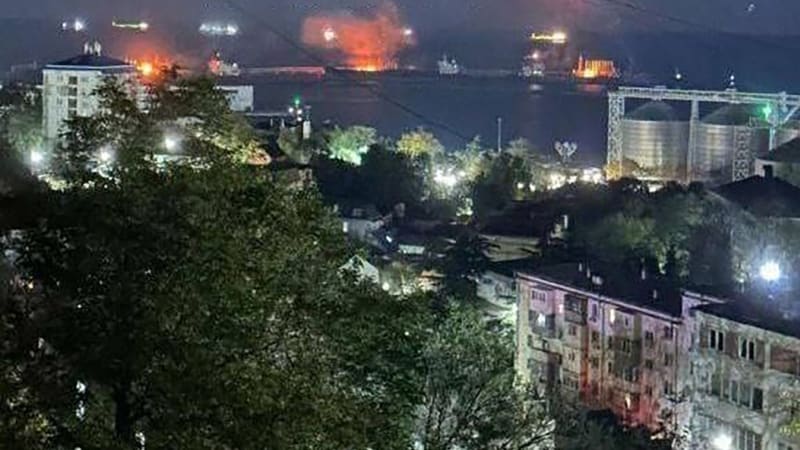 Ukrajinci hlásí zásah ropné plošiny v Kaspickém moři. Rusko přiznalo rozsáhlý útok