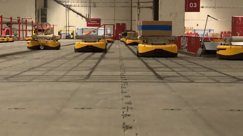 Zájem o brigády před Vánoci roste, firmy jich ale nabízejí méně. Kde se dá ještě uspět?