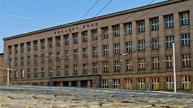 Cizinku znásilnil a téměř stokrát bodl nožem, soud se s vrahem rychle vypořádal