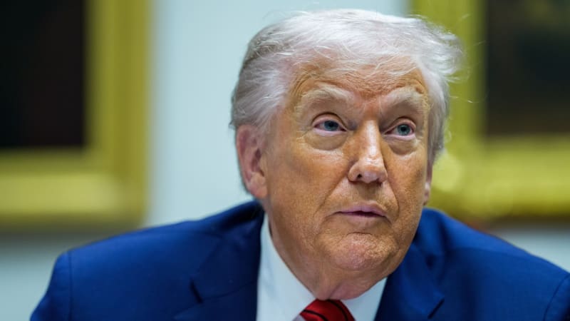 Trump zažaloval BBC kvůli sestříhanému projevu. Chce miliardy dolarů