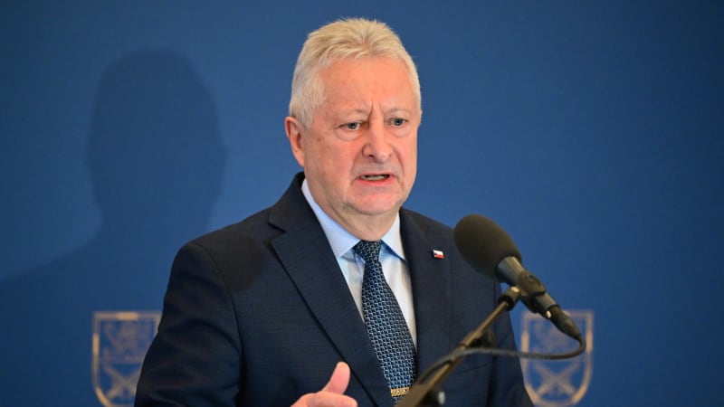 Zůna má mluvit jen k armádě, dohodla se koalice. Zahraniční otázky bude řešit Babiš