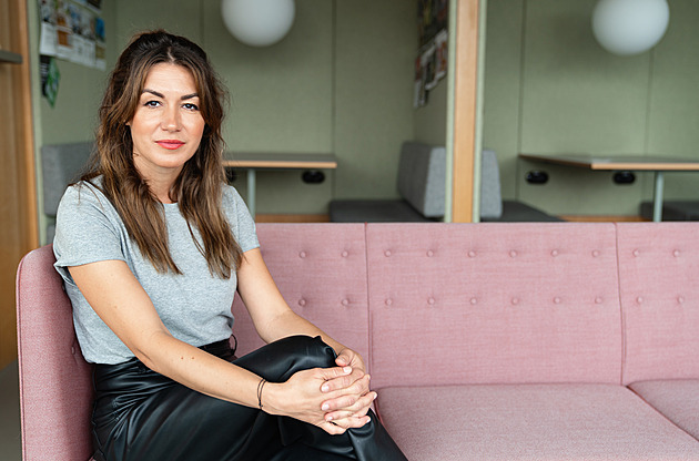 Vánoce jsou pro samoživitelky nejtěžší část roku. Pomoc má být důstojná