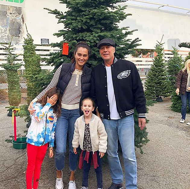 Svátky s diagnózou nezmizí, ale změní se, píše Willisova manželka o Vánocích