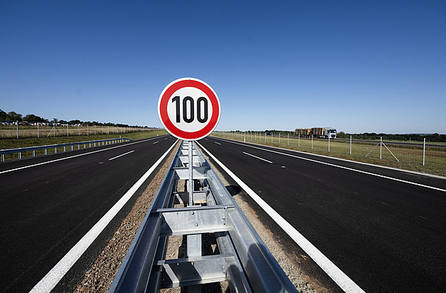 Na poslední chvíli. Dálniční známky od ledna zdraží, fíglem můžete ušetřit