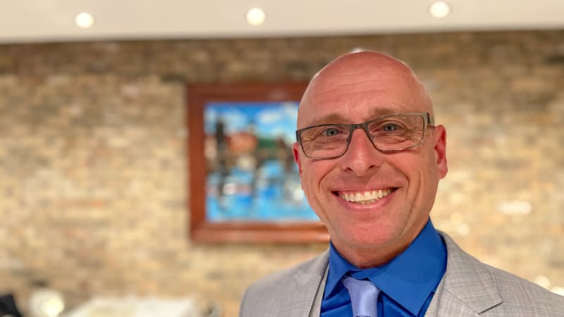 Česko-americký politik: Chci budovat mosty mezi ČR a Chicagem. Výraz „Czechia“ ale nesnáším