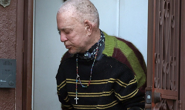 Mickey Rourke šokoval svým vzhledem, peníze na nájem odmítá. Ponižující, říká