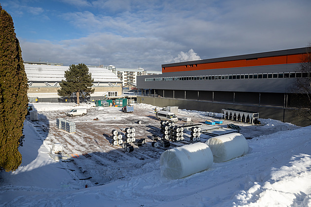 Oblíbená Svijanská aréna zůstává zavřená, zčásti ji nahradí mobilní kluziště