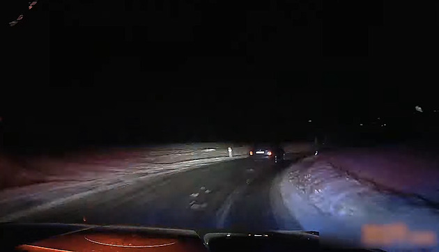 Hlavně se musíme vrátit domů, nabádal policista kolegu při nebezpečné honičce