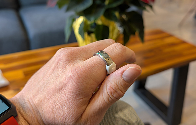 Nový chytrý prsten je noční můrou e-shopů. Z druhé ruky ho nekupujte