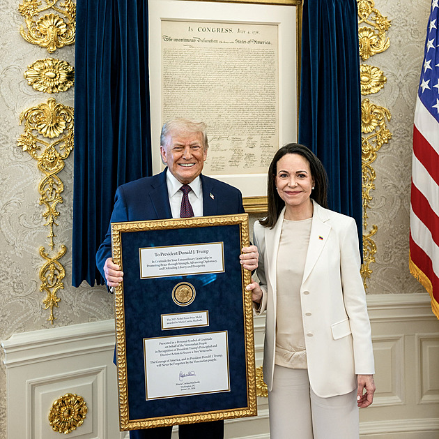 Machadová dala Trumpovi svou nobelovskou medaili. Prezident si ji nechá