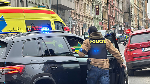 Ve škole se střílí. Učitel nahlásil planý poplach, chtěl vyzkoušet reakci policie