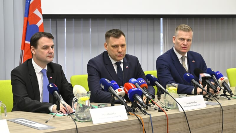 Shoda na povolenkách i ochraně průmyslu: Macinka na jednání se slovenským ministrem vzal Turka