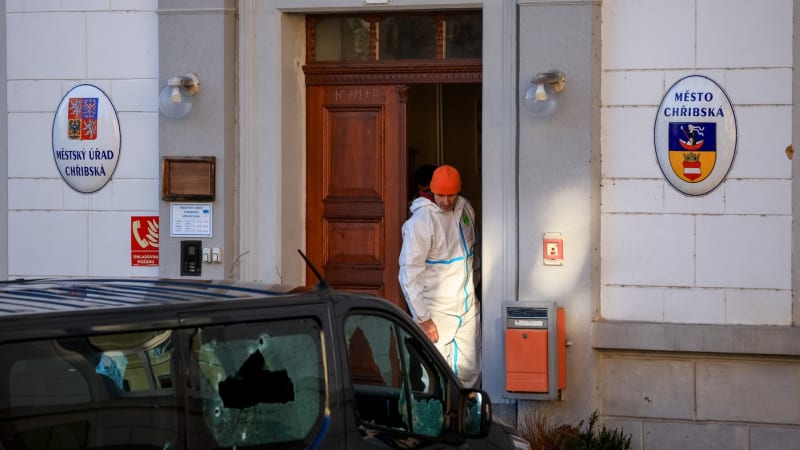 Postřelený starosta Chřibské EXKLUZIVNĚ: Útočník? Šedá myš. Možná jsme mu leželi v žaludku