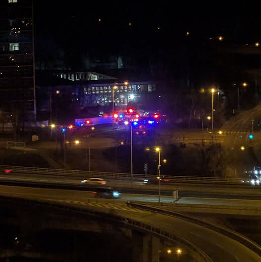 Zásah v budově Univerzity Karlovy kvůli radioaktivitě. Úřad uklidňuje veřejnost