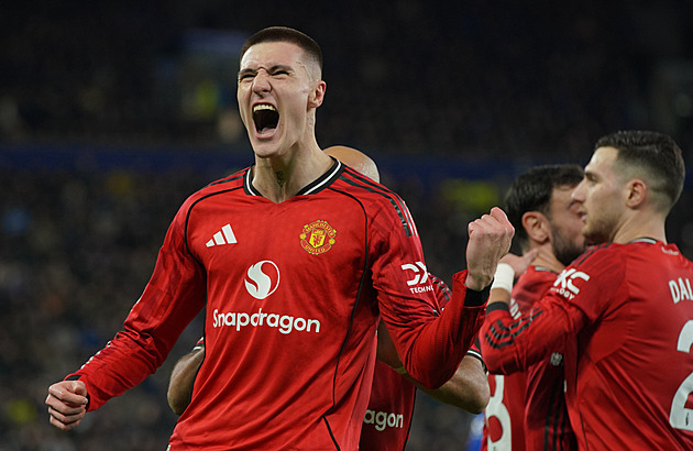 Obrození United pod Carrickem trvá dál. Manchester zvládl i zápas na Evertonu