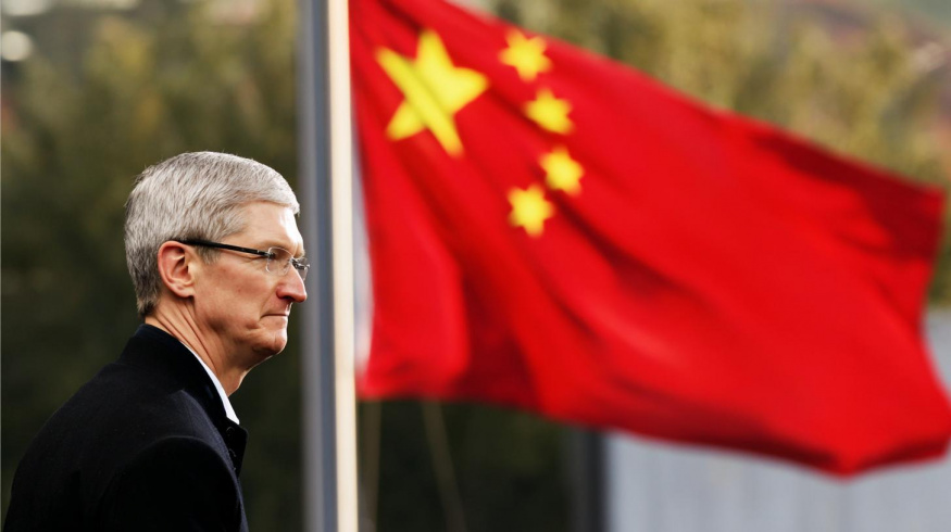 Nejděsivější schůzka šéfa Applu: CIA jej varovala před invazí, která může zničit celou společnost