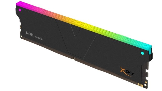 Výrobci pamětí nabízejí makety paměťových modulů pro ty, kdo si nemohou dovolit pravou RAM