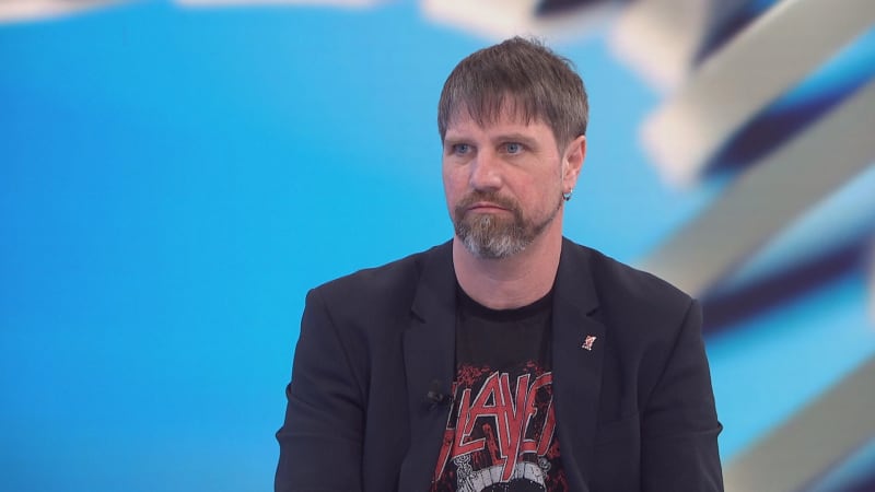 Zbabělý Babiš, rýpl si Kolář kvůli summitu NATO. Pavel podle něj není premiérův šálek kávy