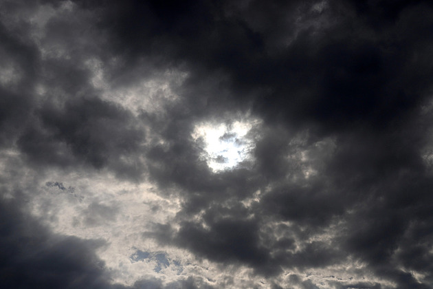 V polovině týdne slunce vystřídá déšť a sníh. Denní teploty klesnou k bodu mrazu