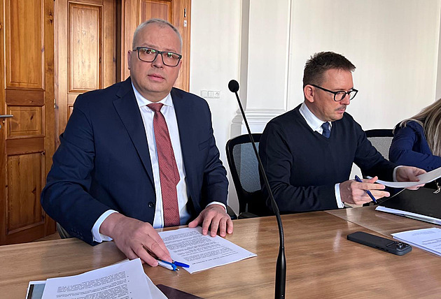 Zrušte můj vyhazov, žádá exšéf nemocnice. Soud protivníky poslal k mediátorovi