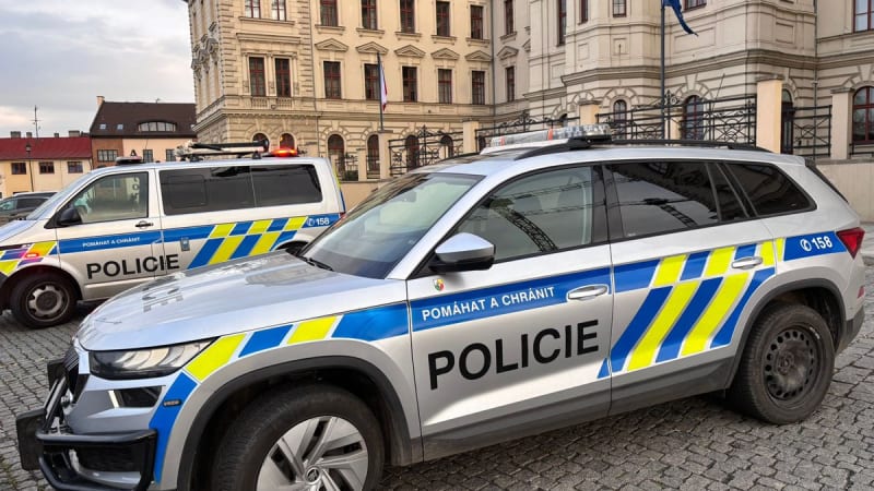 Policejní manévry v Plzni: V budově soudu byla hlášena bomba, proběhla evakuace