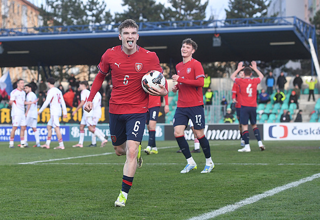 Mikulenka po třígólové galashow: Snad se trenér Janotka díval!