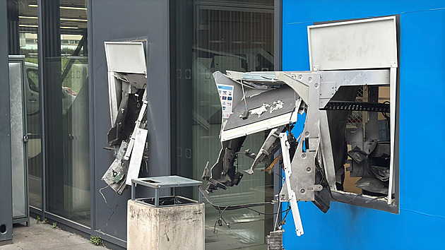 Loupež jako z filmu. V Praze někdo odpálil dva bankomaty, odcizil veškeré peníze