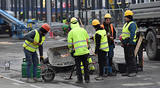 Další potíž. Trasa přes Frýdlantské mosty do centra Ostravy je na týden uzavřená
