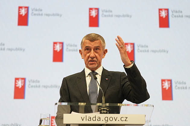 Babiš chce ČR pod Macronův jaderný deštník. Řešíme to, potvrdil Macinka