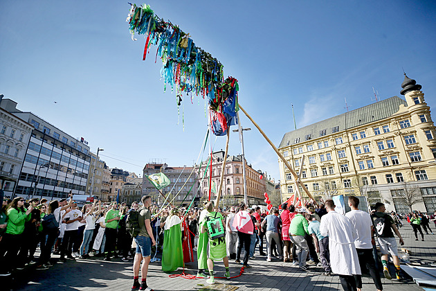 První máj 2026: Kam vyrazit za tradicemi, veterány nebo na skleničku růžového