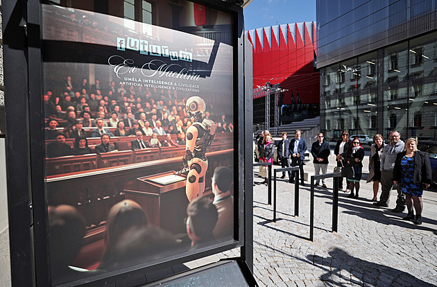 Bude svět patřit strojům? Výstava ukazuje vývoj a rizika technologií včetně AI