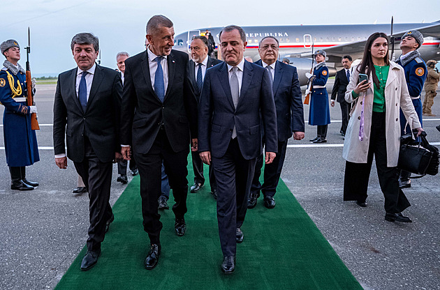 Babiš s Havlíčkem jsou na Kavkaze. Budou řešit ropu i nové projekty