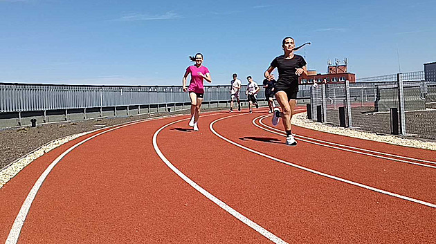 Běhání s vyhlídkou na město. Horácká aréna otevřela neobvyklý atletický ovál