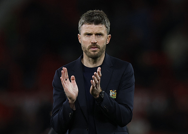 United blízko Lize mistrů a Carrick sklízí chválu. Bude trenérem i v příští sezoně?