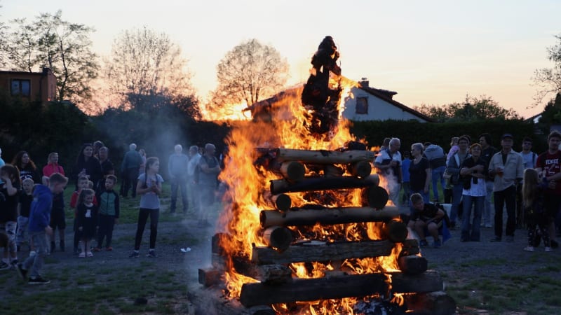 ANKETA: Pálení čarodějnic pohledem z vesmíru. Ohňů v Česku ubylo, najdete ten svůj?