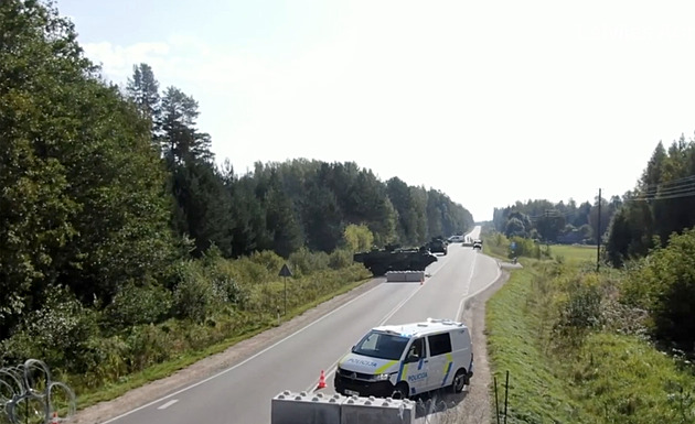 V Lotyšsku se zřítily dva cizí drony, mohly narazit do skladu ropy