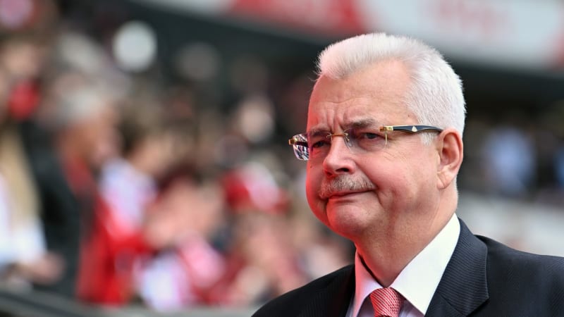 Tvrdík po skandálním závěru v Edenu: Větší ostudu jsem ve Slavii nezažil, omlouvám se