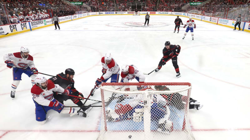 Dobešův sen o Stanley Cupu se rozplynul: Carolina mu dala pět gólů a čeká ji finále s Vegas
