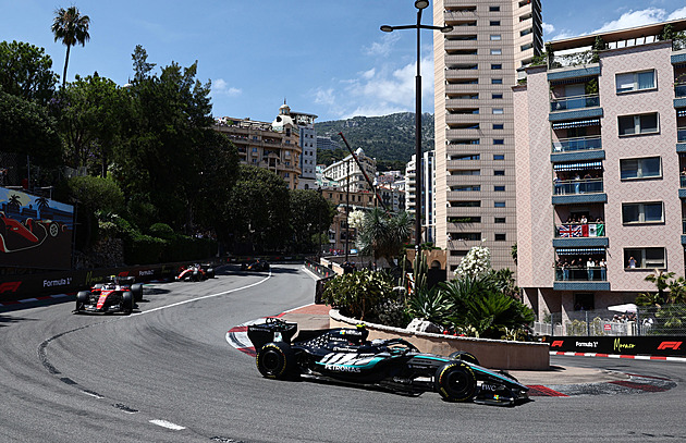 F1 ONLINE: Verstappena na startu zradila technika, závod v Monaku vede Antonelli
