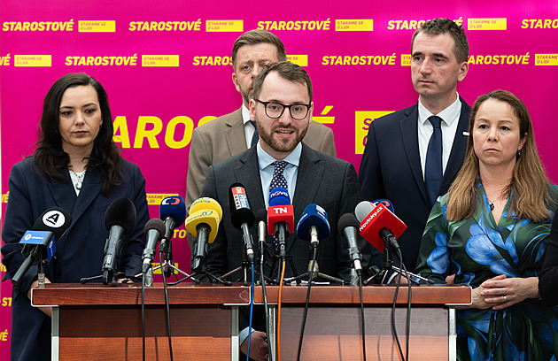 Střízliví poslanci. Byla spuštěna petice za omezení alkoholu při jednání Sněmovny