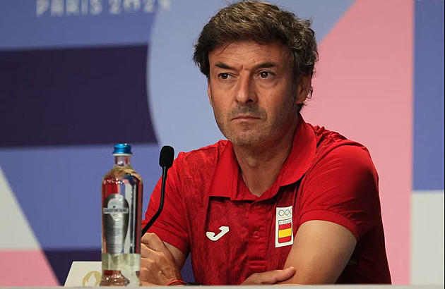 První zahraniční trenér? České fotbalisty by mohl vést Španěl Santi Denia
