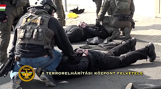 Zásah komanda proti konvoji Ukrajinců se zlatem byl zbytečný, uznalo Maďarsko